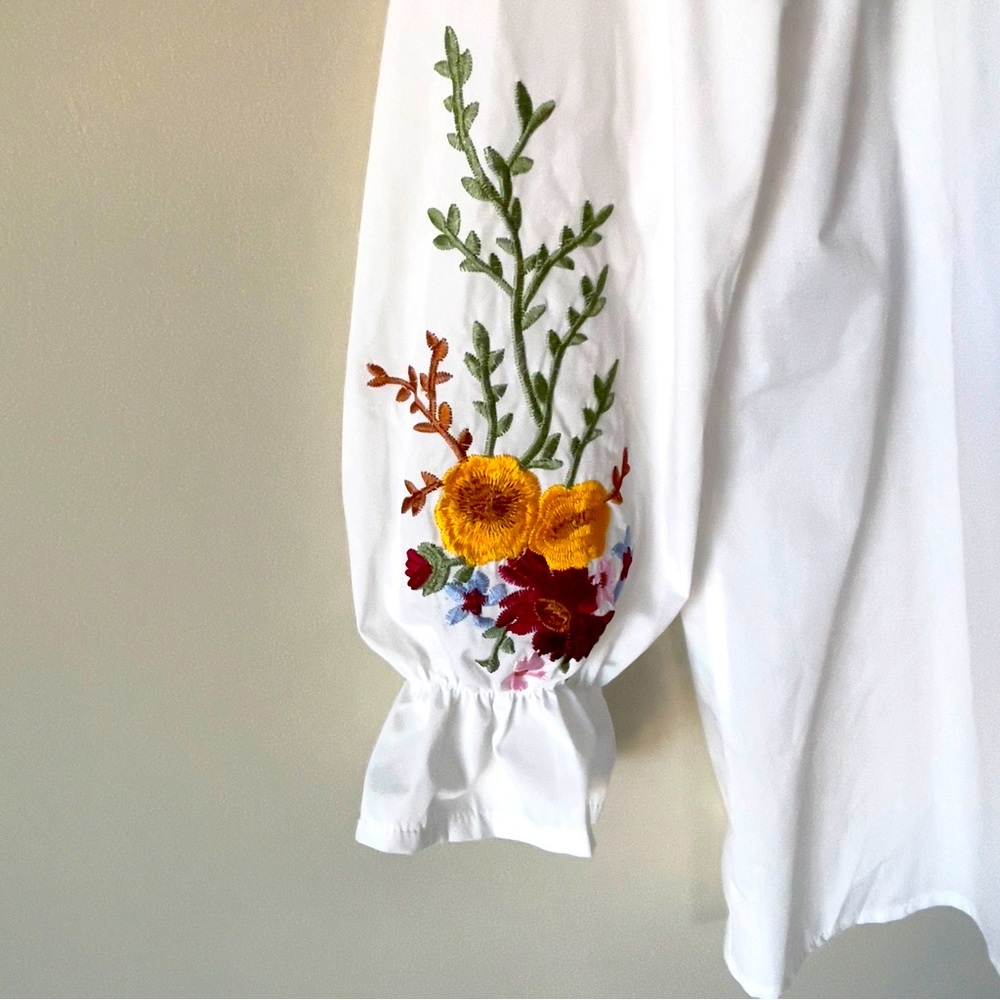 SHEIN Mulvari Floral Embroidery Flounce Sleeve Longline Blouse - Picture 5 of 6